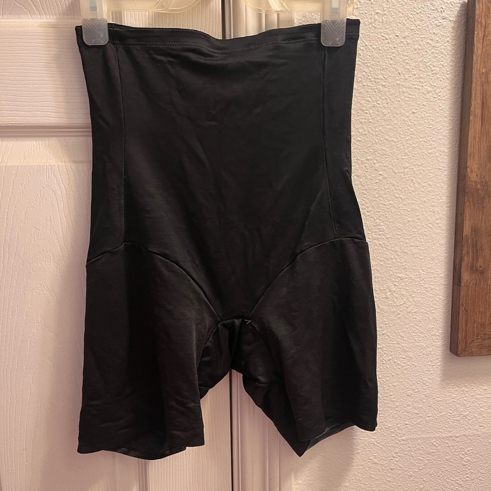 Naomi & Nicole Size 2x Black Shorts Shapewear